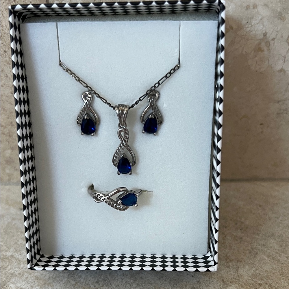 Elegant sterling Silver and Blue Jewelry Set